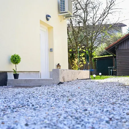 아파트 Blue With Free Parking *