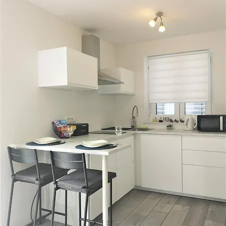 Blue With Free Parking Lägenhet *