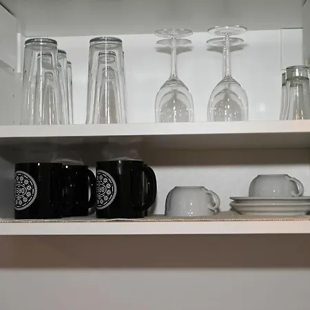 Blue With Free Parking Lägenhet