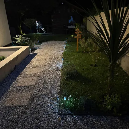 Blue With Free Parking アパート *