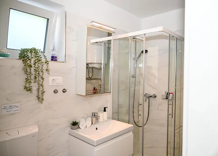 Blue With Free Parking Appartement *