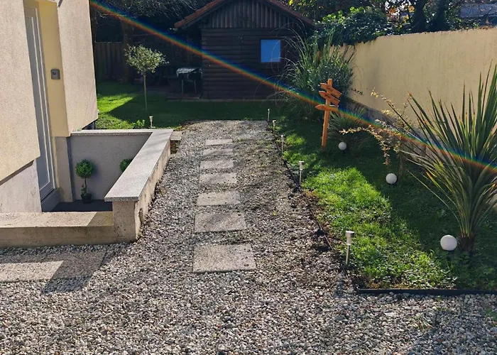 Blue With Free Parking Daire